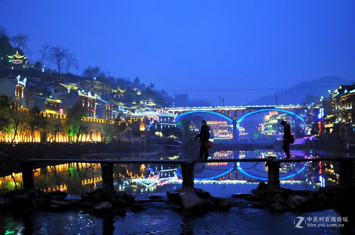 凤凰古镇美丽夜景