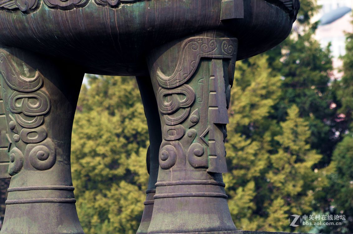 安定门内大街的大鼎