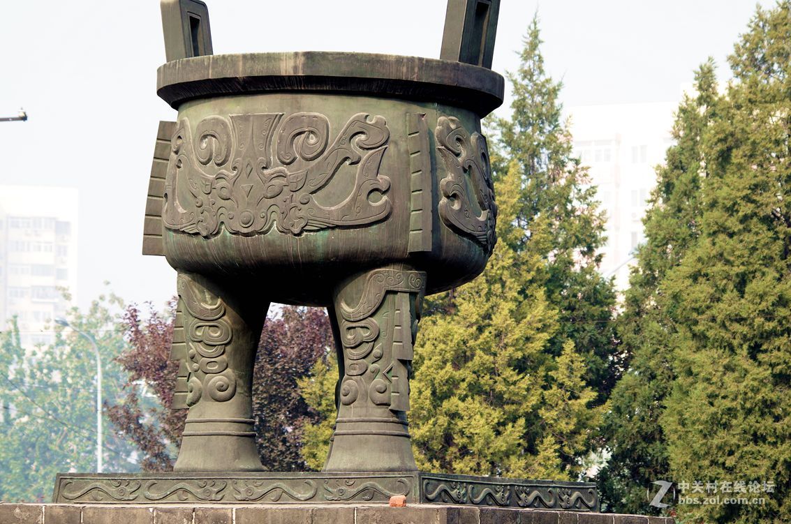 安定门内大街的大鼎