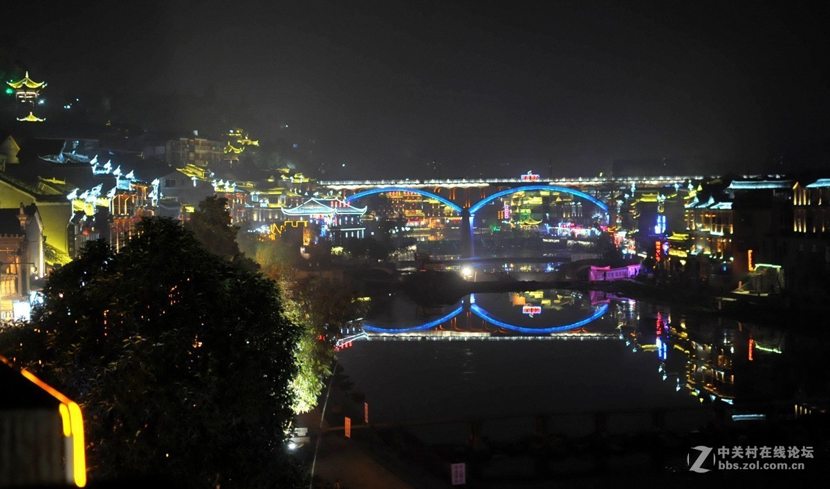 凤凰古镇美丽夜景