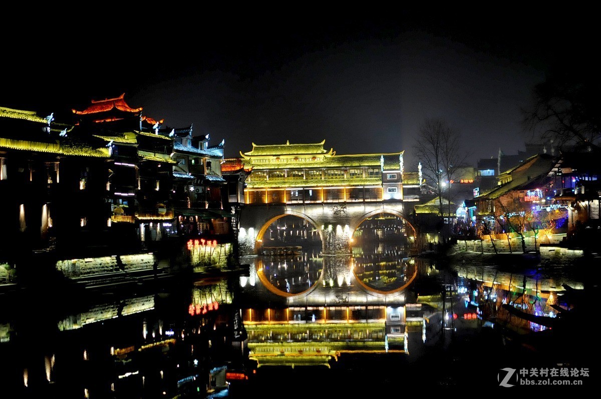 凤凰古镇美丽夜景