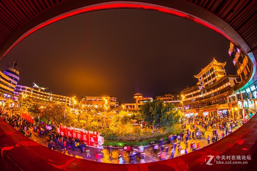 街心花园夜景