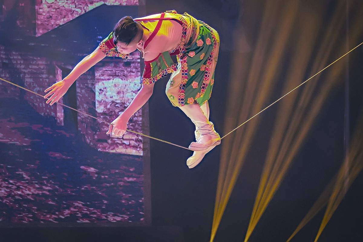 舞台摄影杂技表演软钢丝2