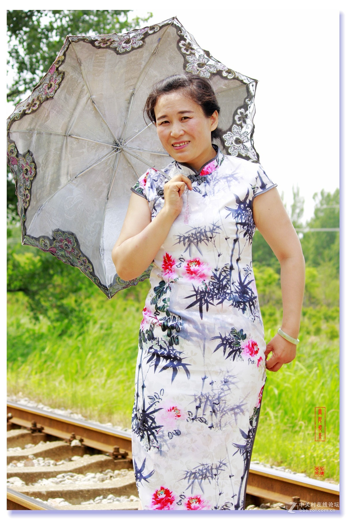 #佳能月赛-人与自然#--铁路旗袍人像