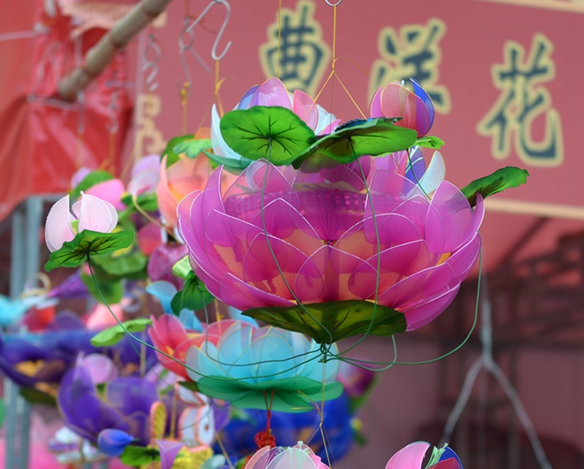 春节夫子庙花灯市场全扫描。