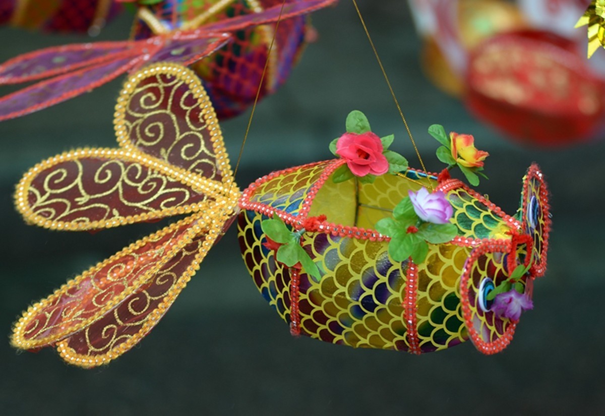 春节夫子庙花灯市场全扫描。