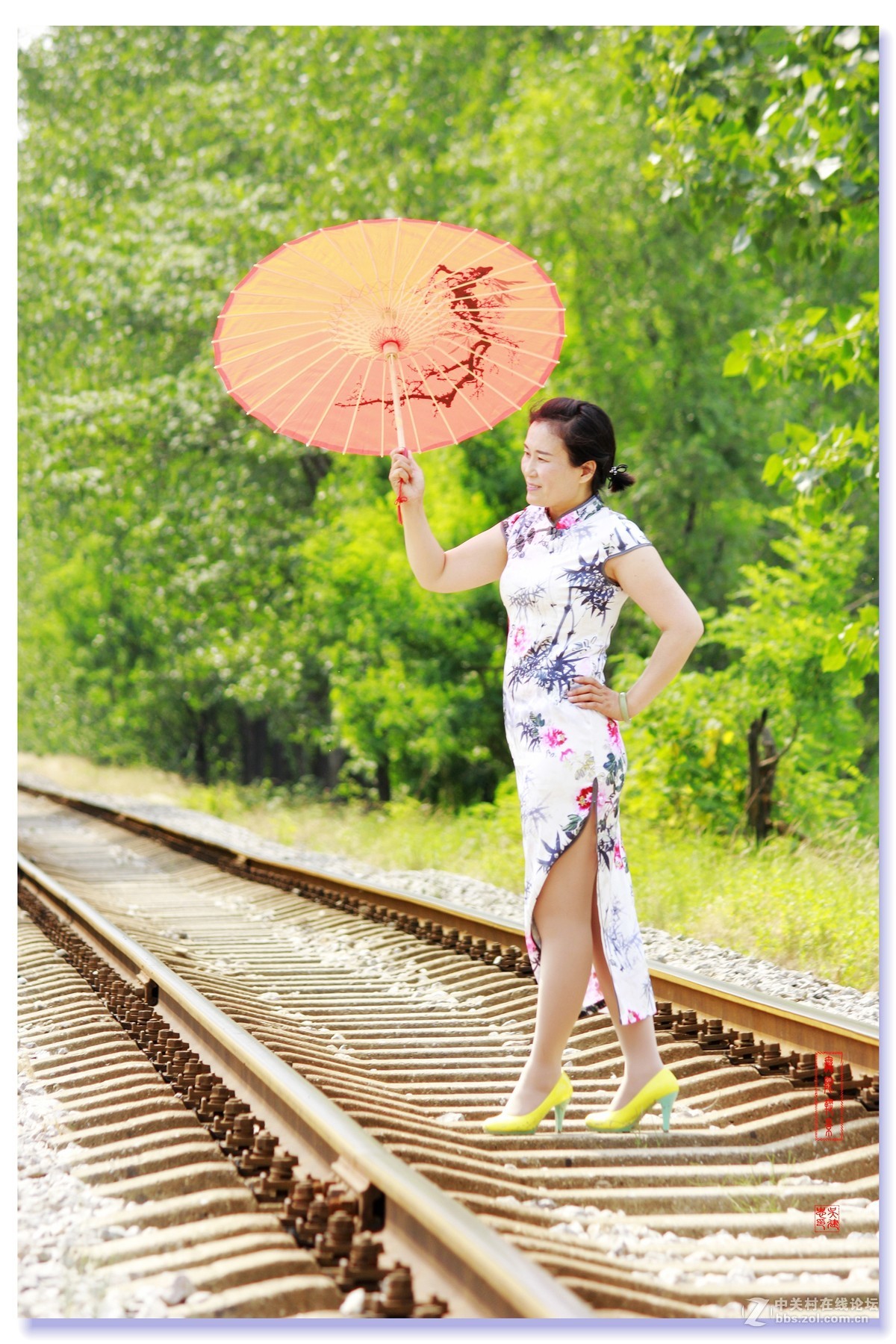 #佳能月赛-人与自然#--铁路旗袍人像