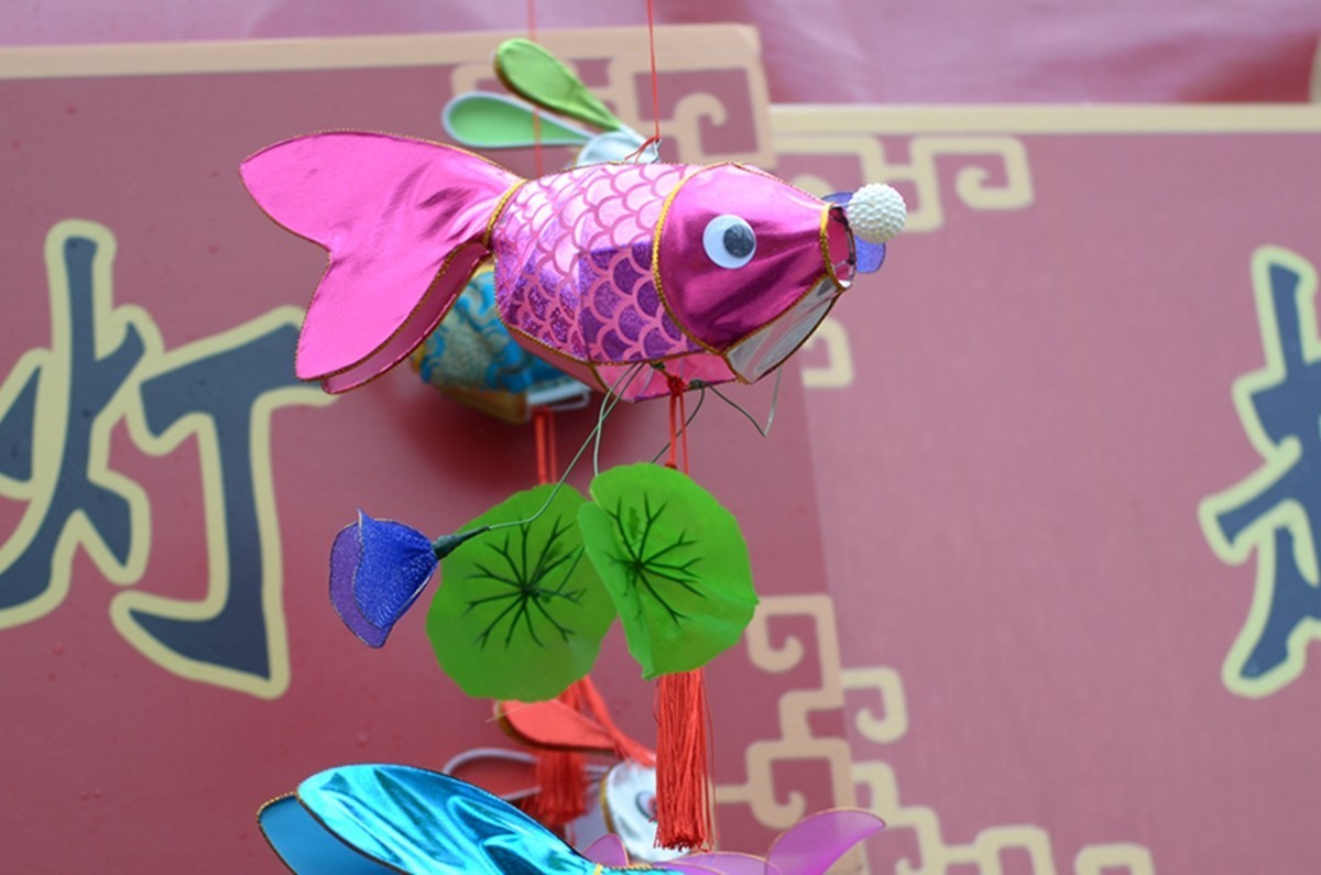 春节夫子庙花灯市场全扫描。