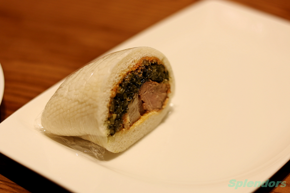 Outlet shopping with snack,