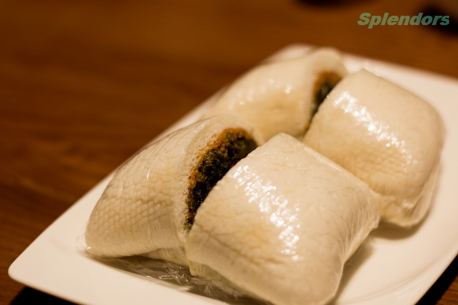 Outlet shopping with snack,