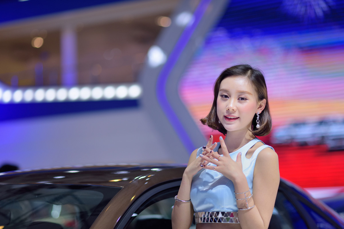 南昌5-1车展美眉