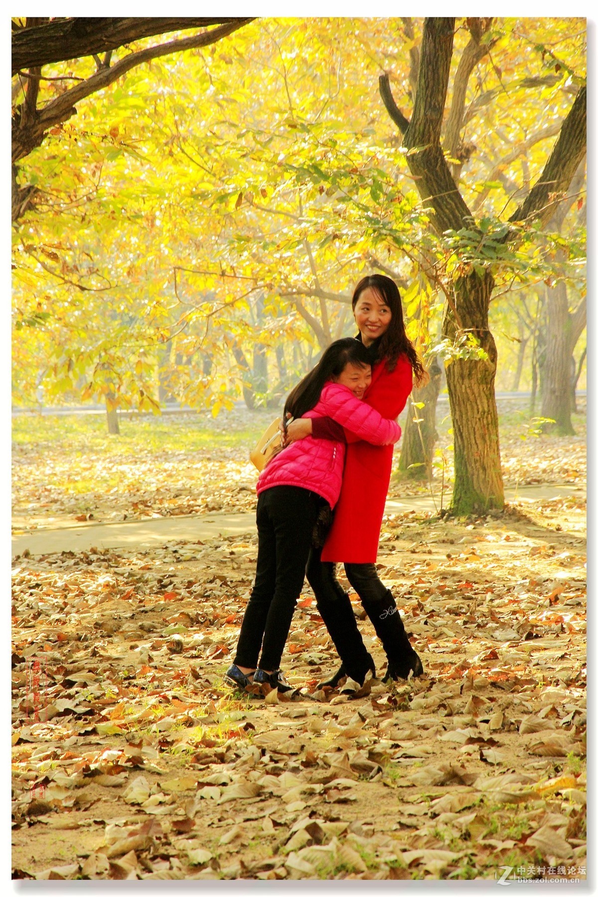 #佳能月赛-一叶知秋#邳州板粟树下母女俩