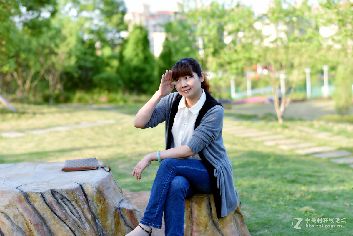 新镜头试镜，感觉光圈2.2以上好用，以下难控制。请各位好友多指教。