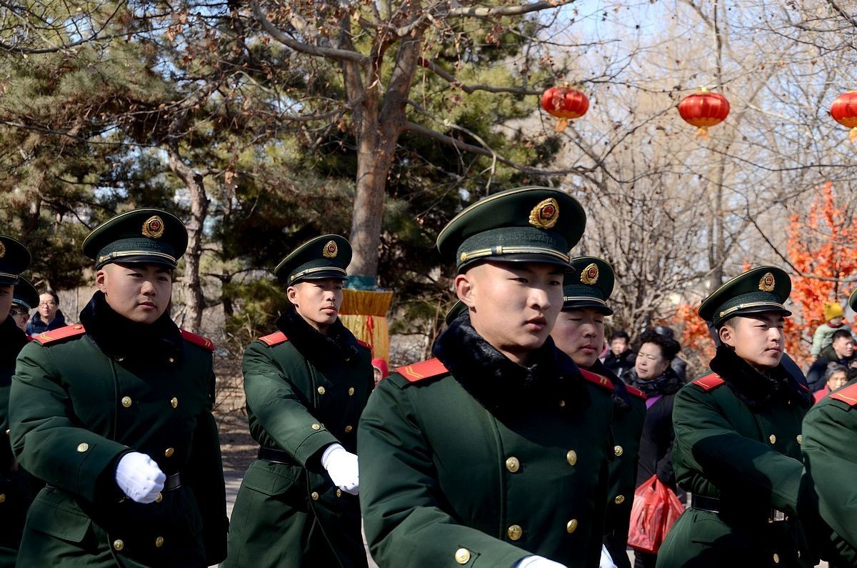 国 际 凤 情 节 ----- 抓   拍