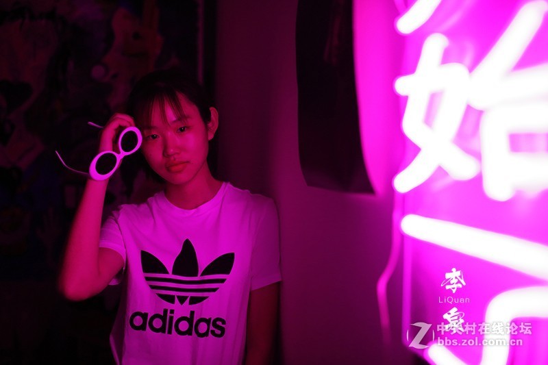 摄影人李泉：换个姿势拍照