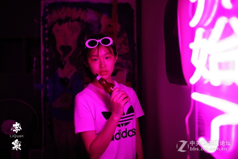 摄影人李泉：换个姿势拍照