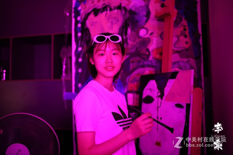 摄影人李泉：换个姿势拍照