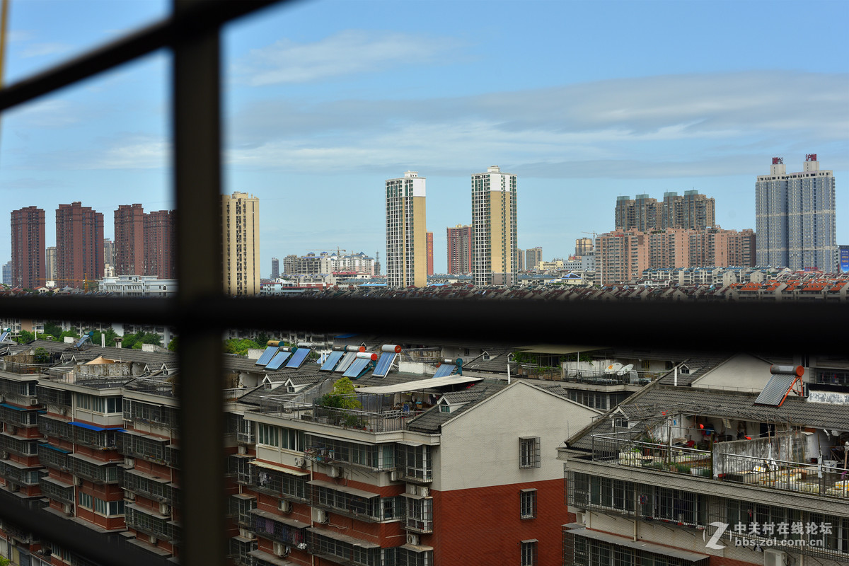 新镜头试镜，感觉光圈2.2以上好用，以下难控制。请各位好友多指教。