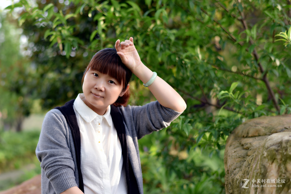 新镜头试镜，感觉光圈2.2以上好用，以下难控制。请各位好友多指教。