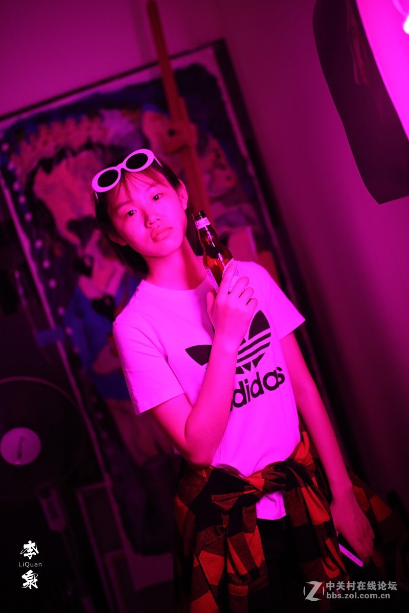 摄影人李泉：换个姿势拍照