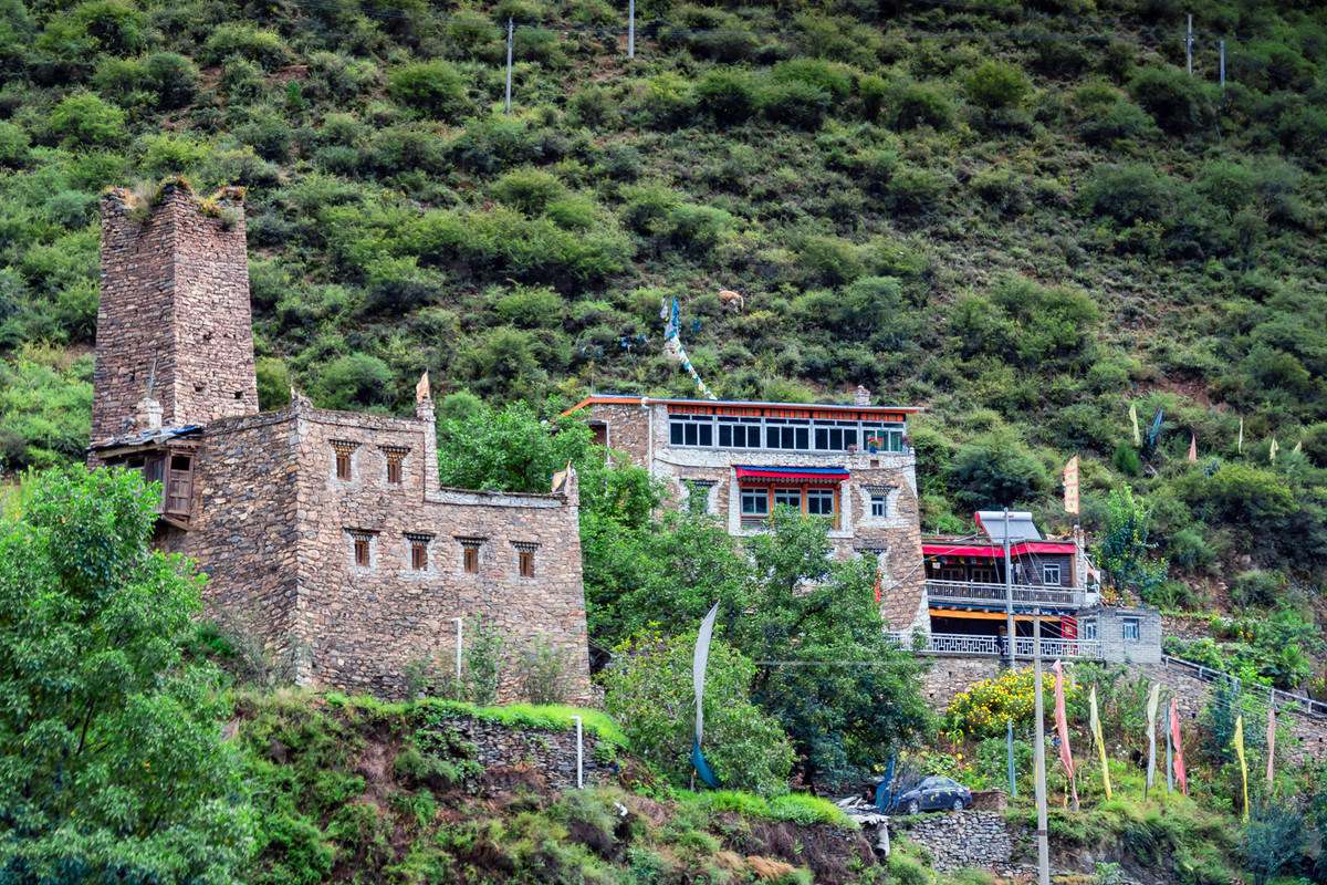川西阿坝州风光 《马尔康梭磨河大峡谷》