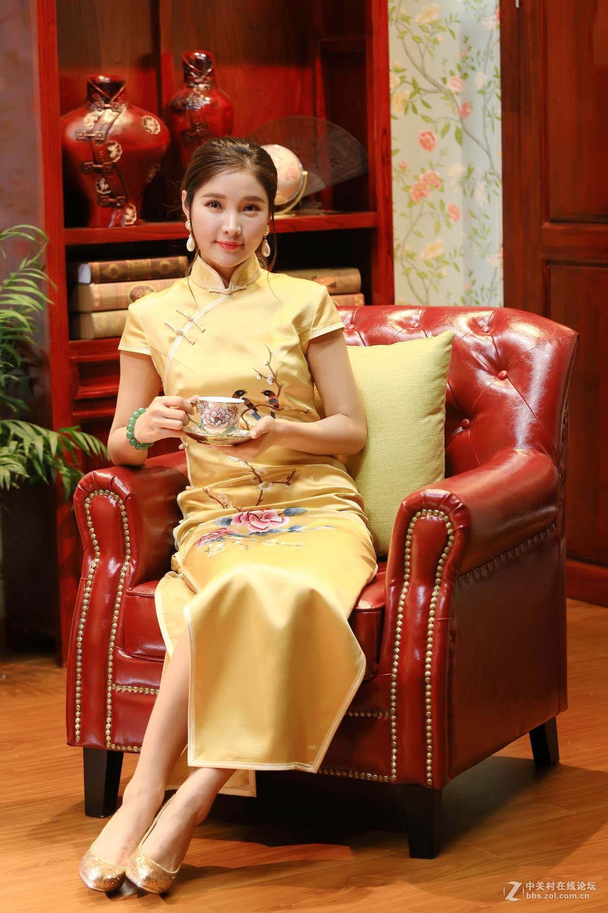 2016上海佳能影像嘉年华黄旗袍姑娘