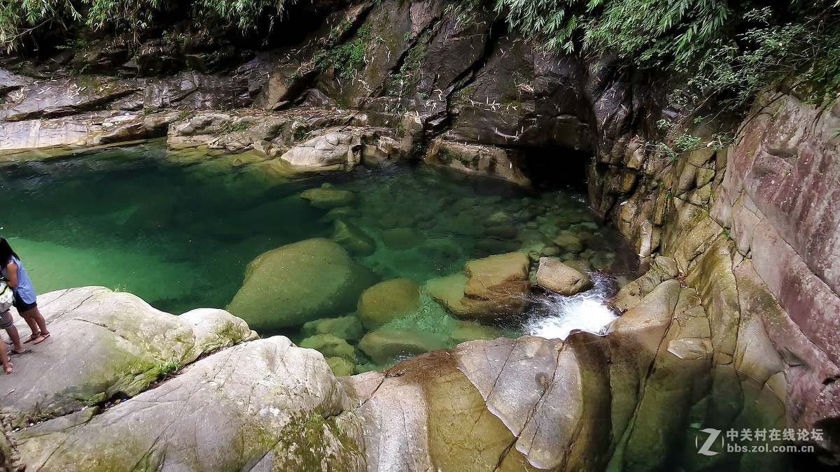 興安華江龍潭的青山綠水