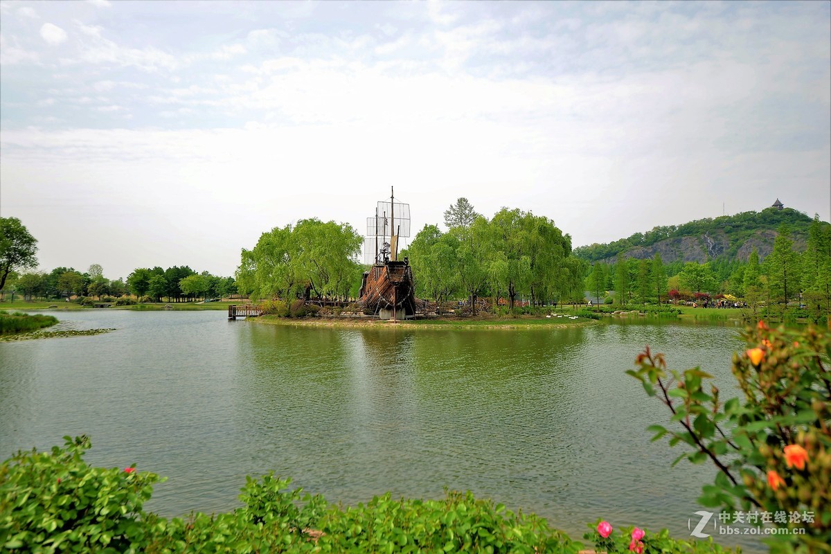 点缀春色 争芳斗妍（2017上海辰山植物园国际月季花展之一）