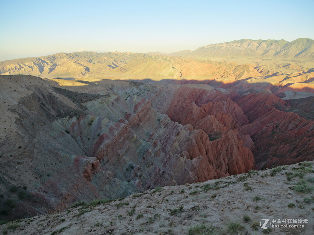 努尔加峡谷的落日景象