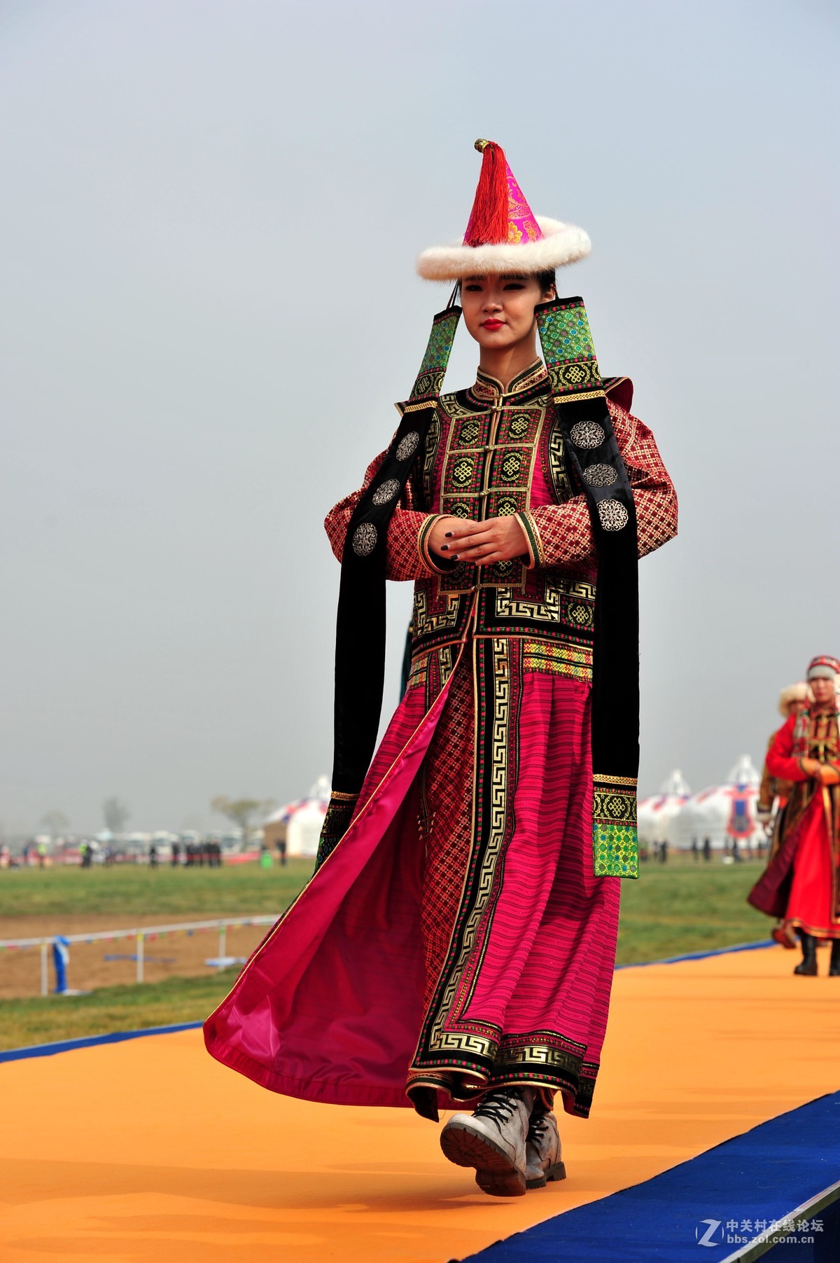 首届中国—蒙古博览会 少数民族现代服饰(iii)