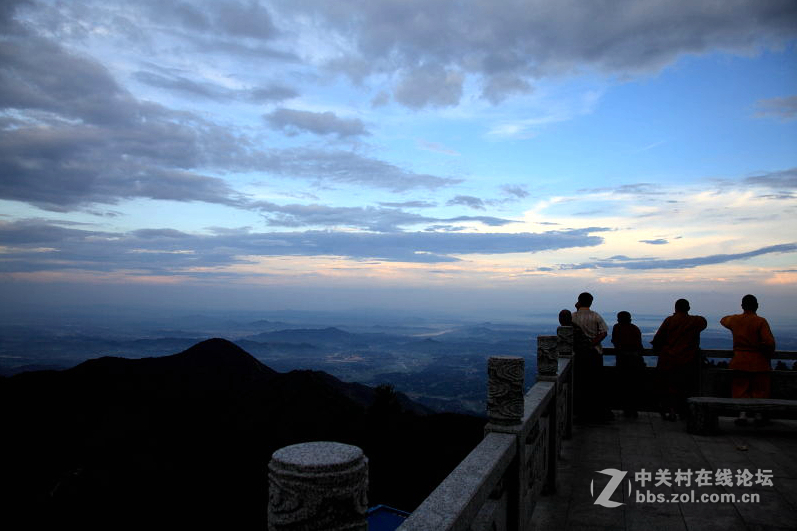 云海烟寺   灵秀衡山