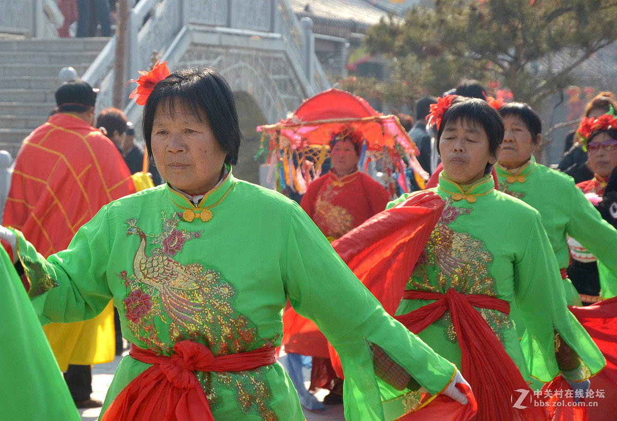 民俗表演扭秧歌     3