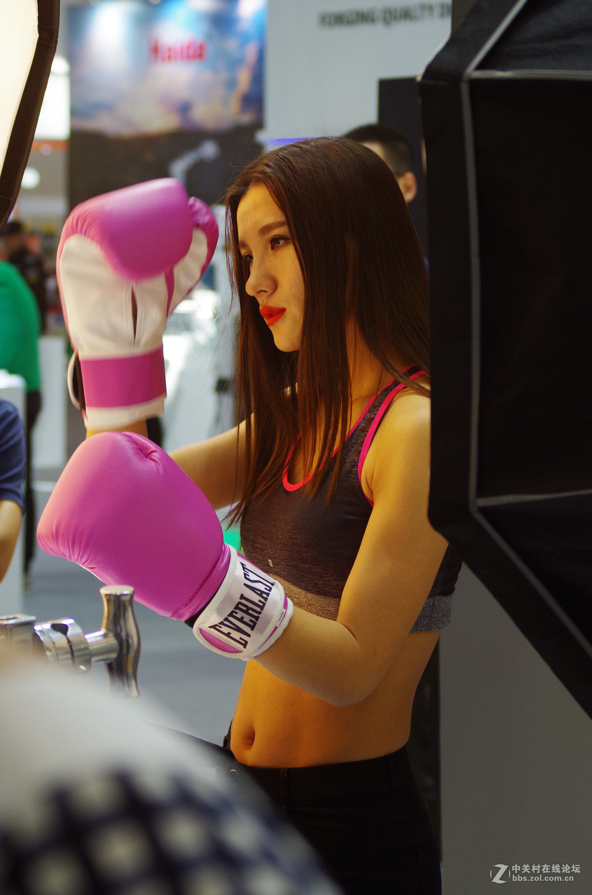 重新发吧。P&E照照美女