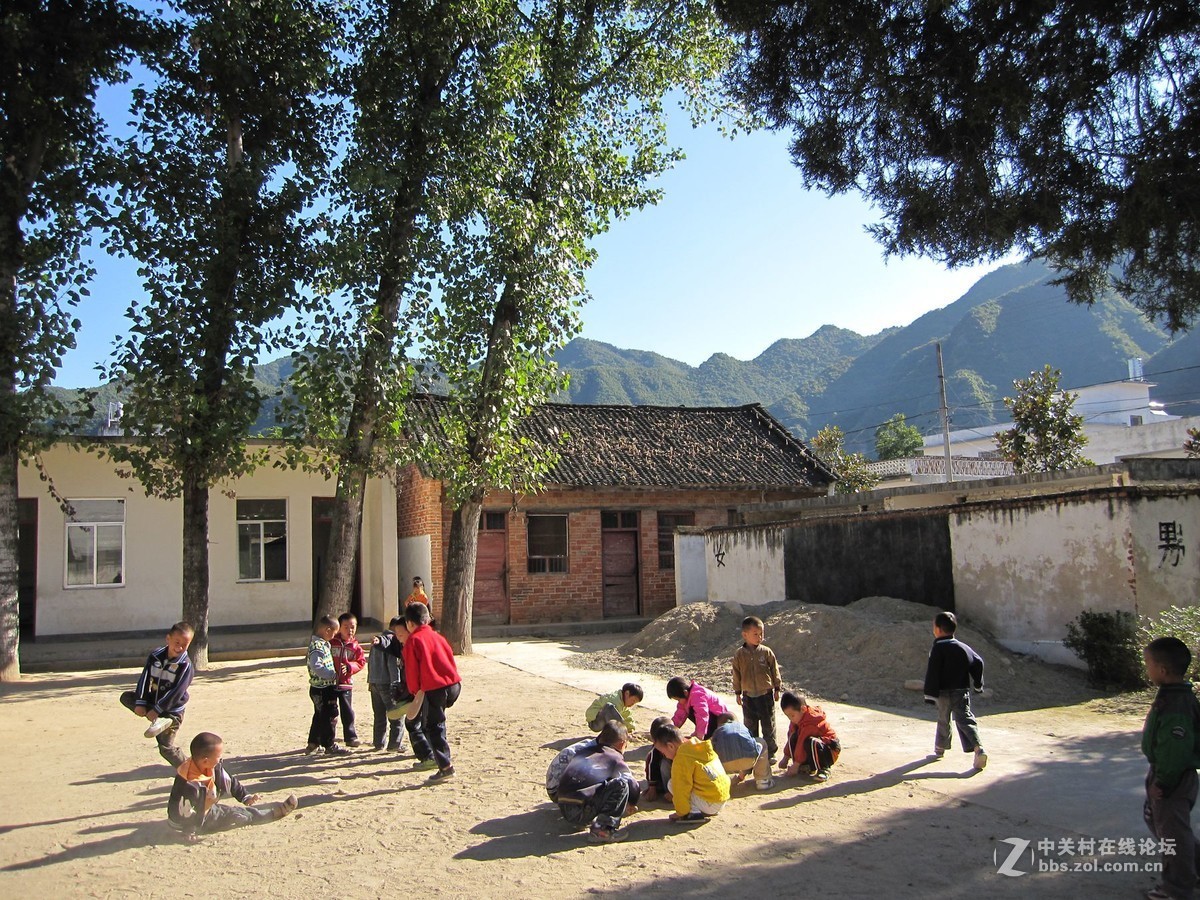 12年秋乡村小学校园