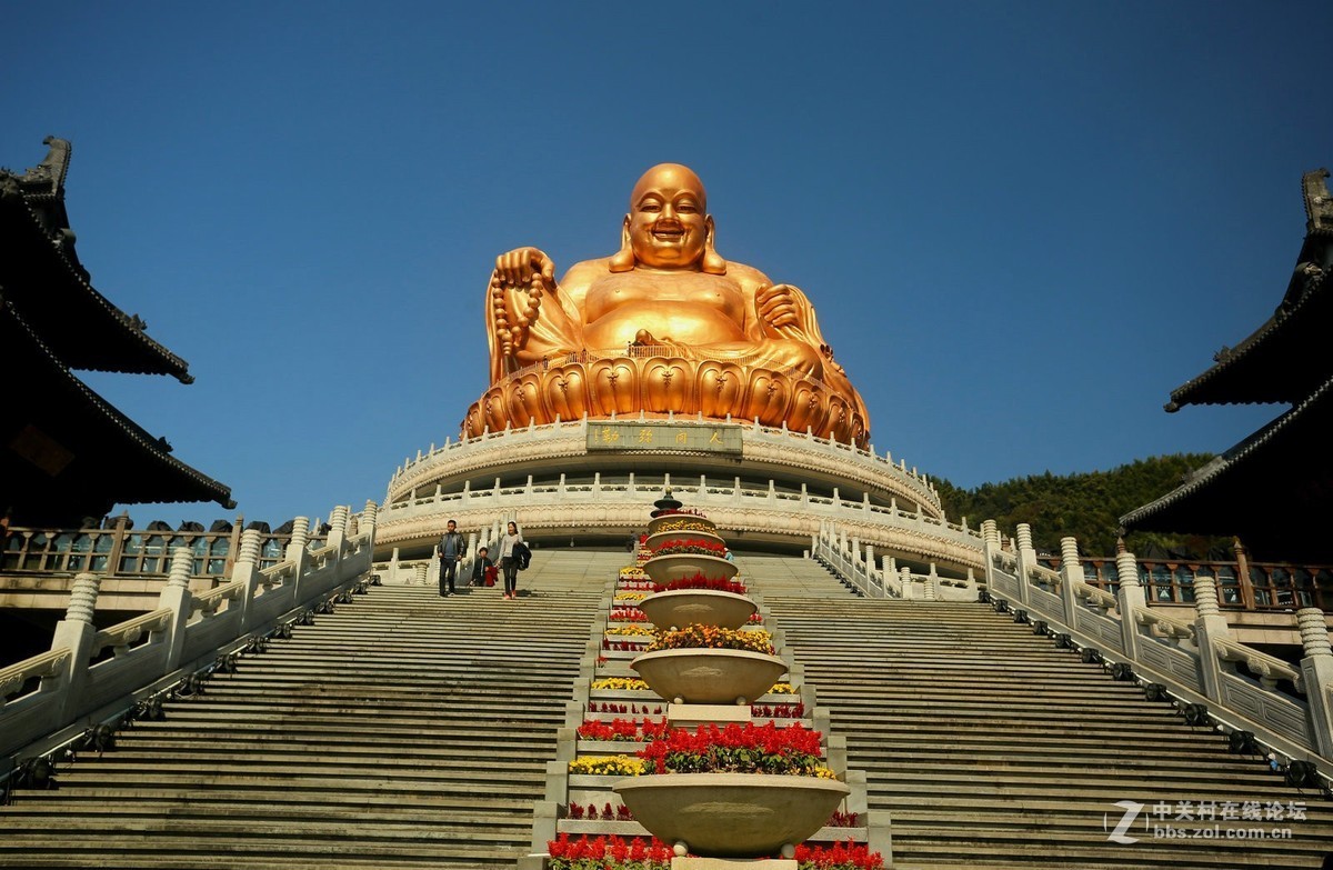 笑看天下——雪窦山大佛寺弥勒佛