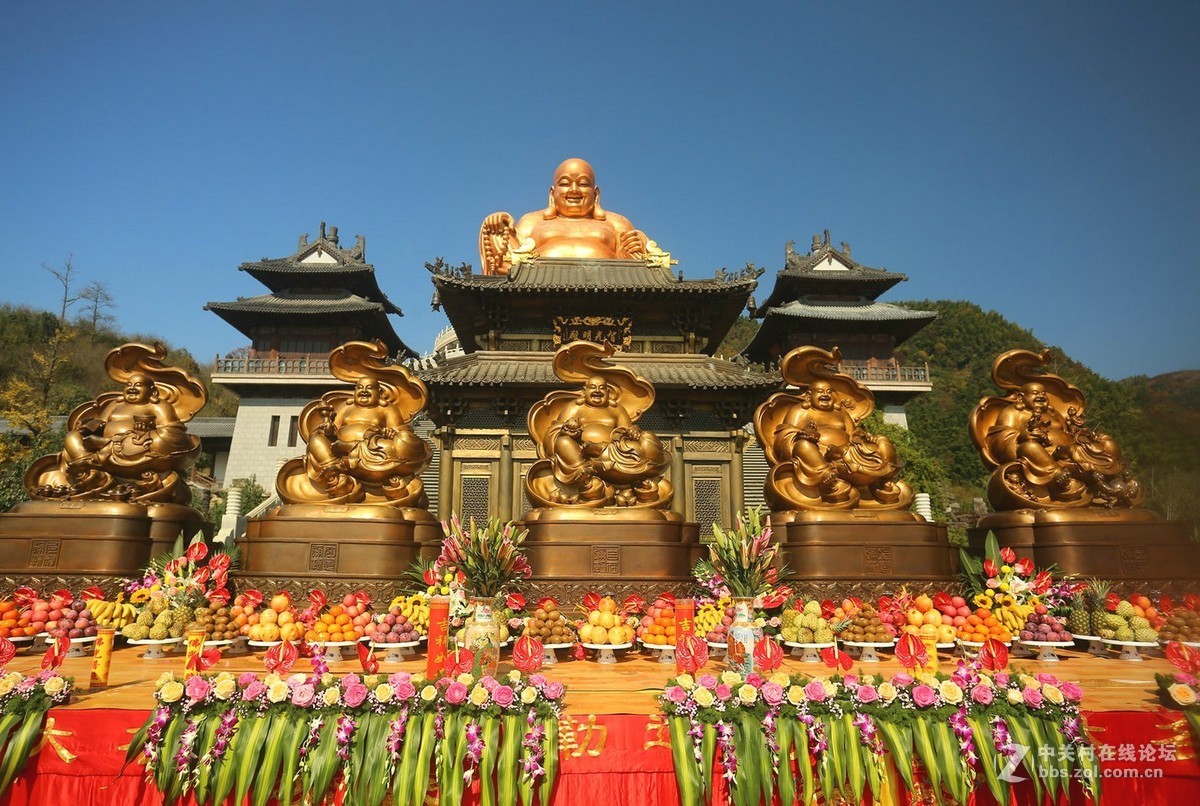 笑看天下——雪窦山大佛寺弥勒佛