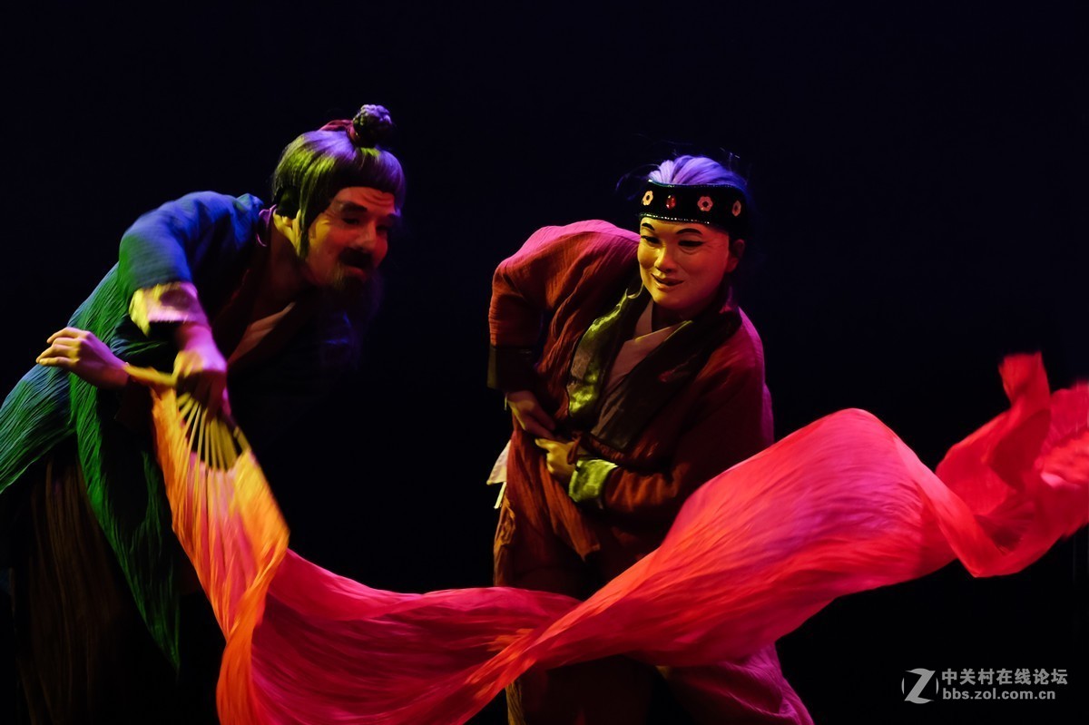 舞蹈“神祗”“逆风行走”演出现场掠影