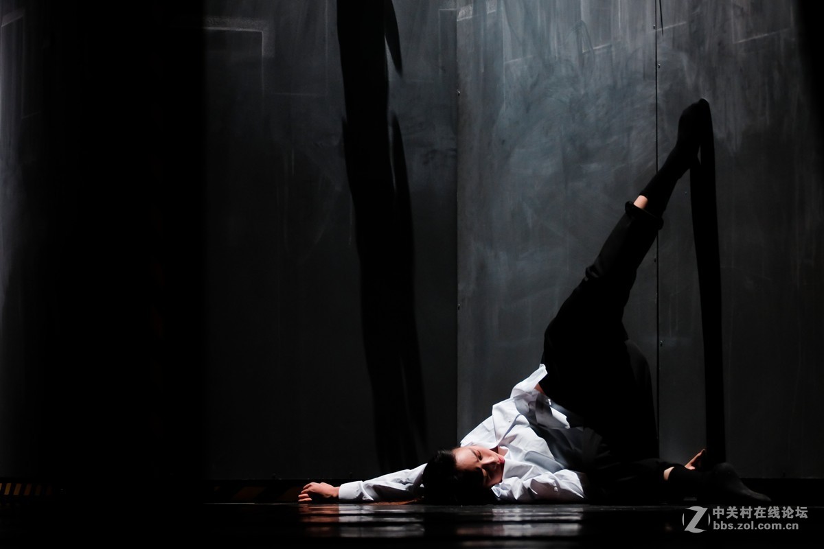 舞蹈“神祗”“逆风行走”演出现场掠影