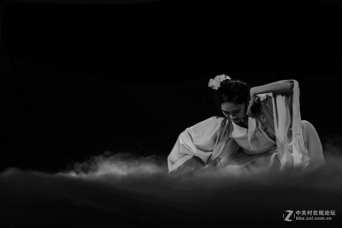 舞蹈“神祗”“逆风行走”演出现场掠影