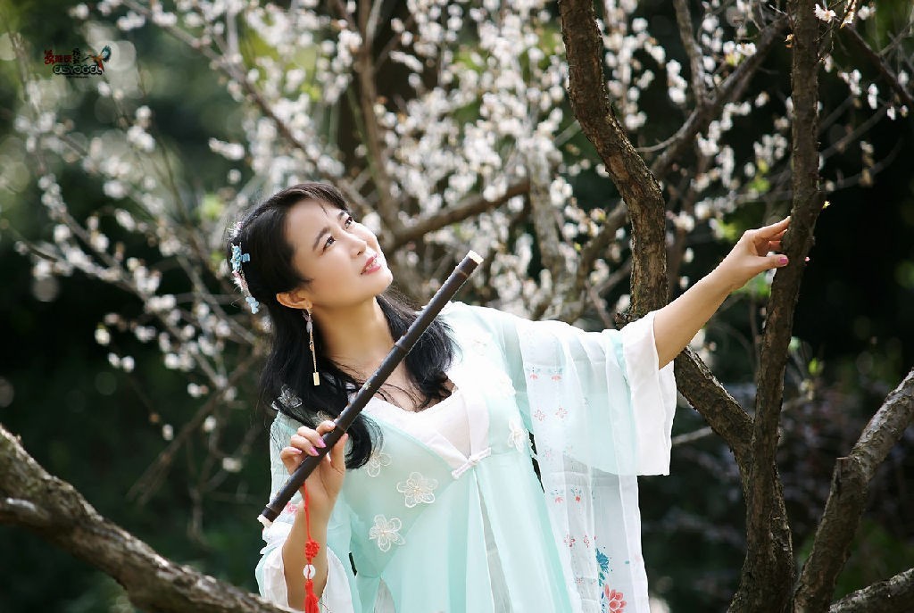 【罗岗香雪公园·美女】---风儿