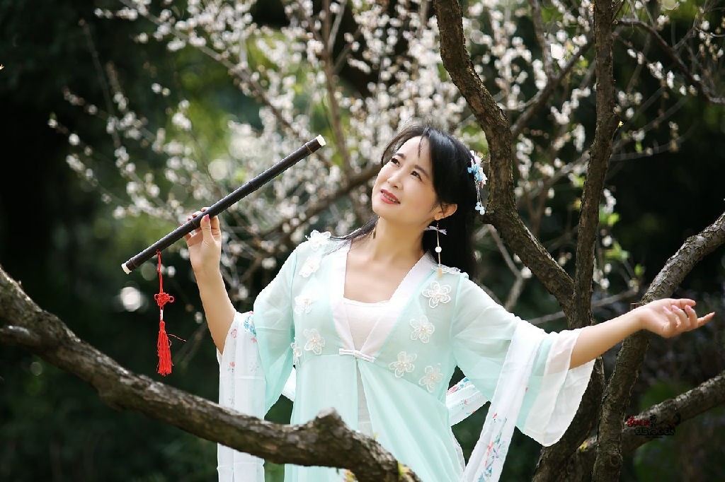 【罗岗香雪公园·美女】---风儿