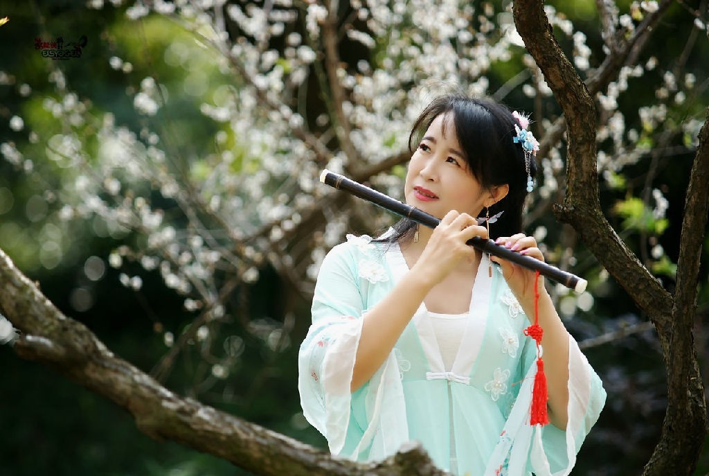 【罗岗香雪公园·美女】---风儿