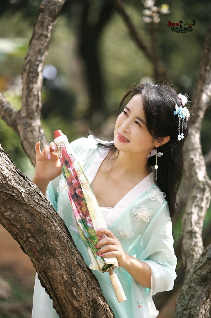 【罗岗香雪公园·美女】---风儿