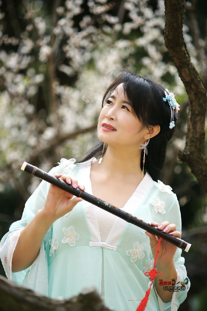 【罗岗香雪公园·美女】---风儿