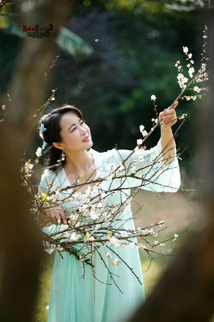 【罗岗香雪公园·美女】---风儿