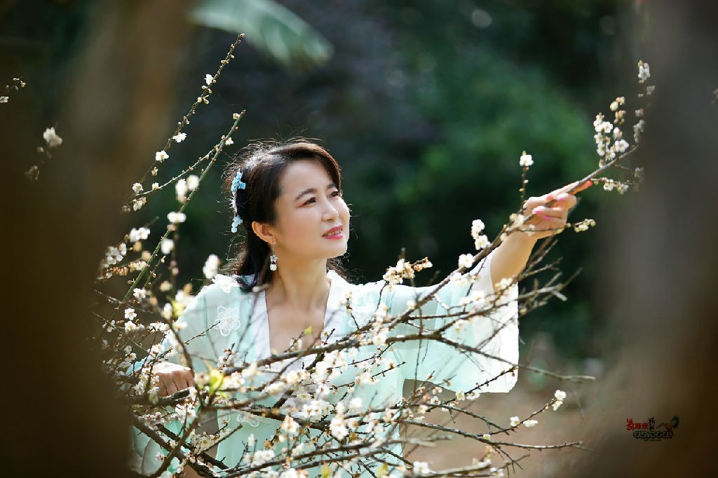 【罗岗香雪公园·美女】---风儿