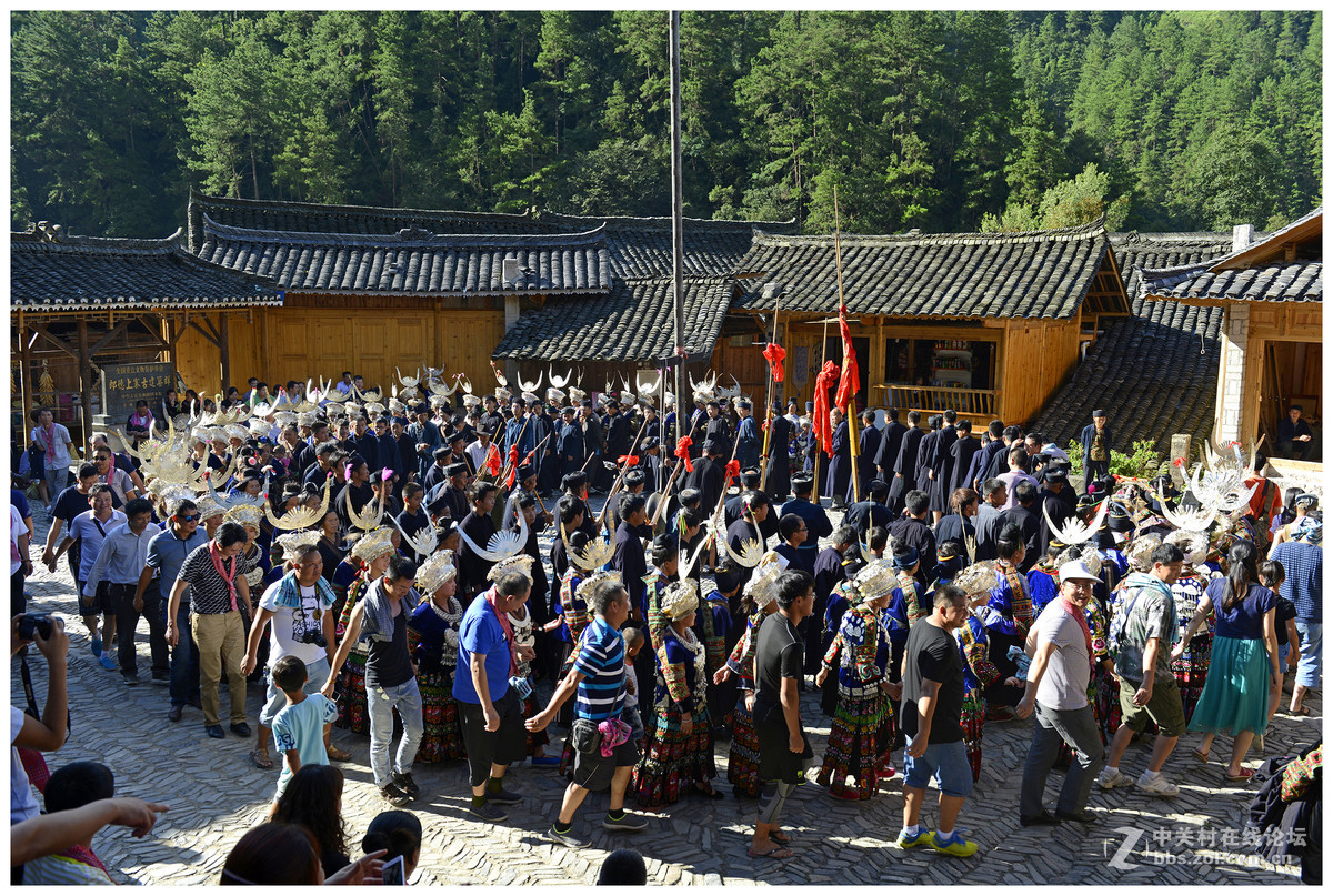 苗寨欢歌庆“八一”