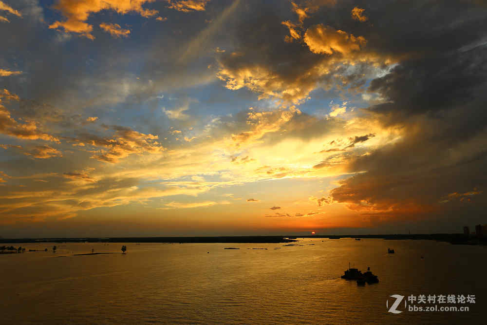 各位色友   双节快乐  发几片请斧正