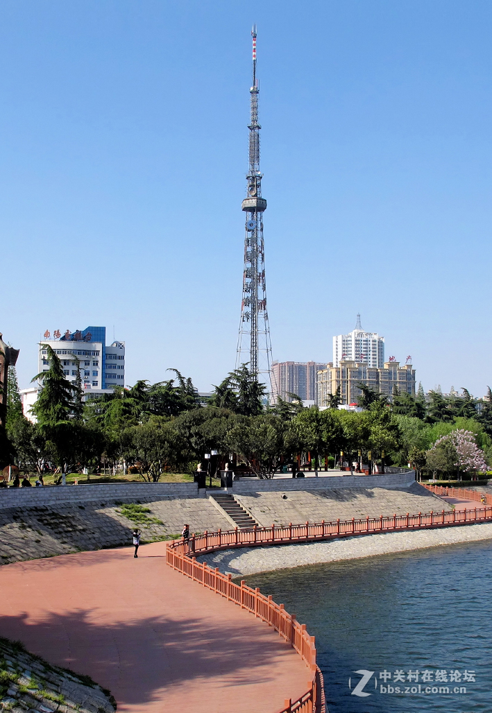 两年前入手G12，纯属新手，闲来偶尔摆弄。加入星空(中国)，真诚向摄友求教。