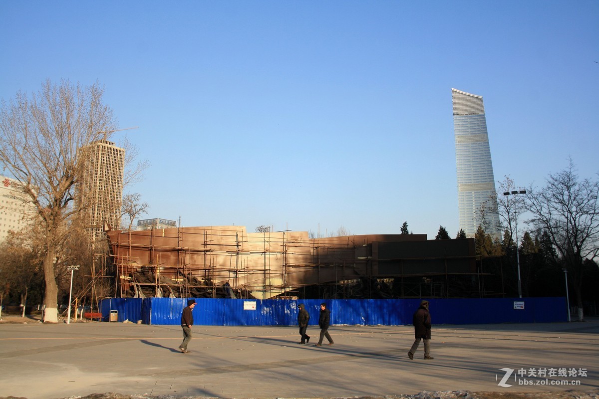 大刀向鬼子们的头上砍去 ------2016.1.5日沈阳八一公园在建浮雕  随拍习作分享